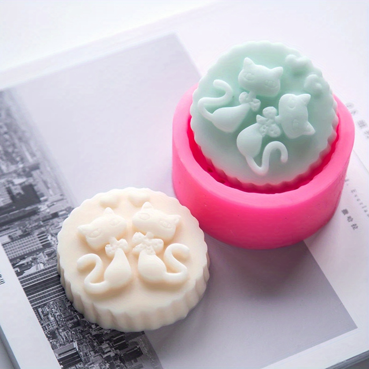 Candle Making Course - 1-Piece Silicone Cat Soap Mold -